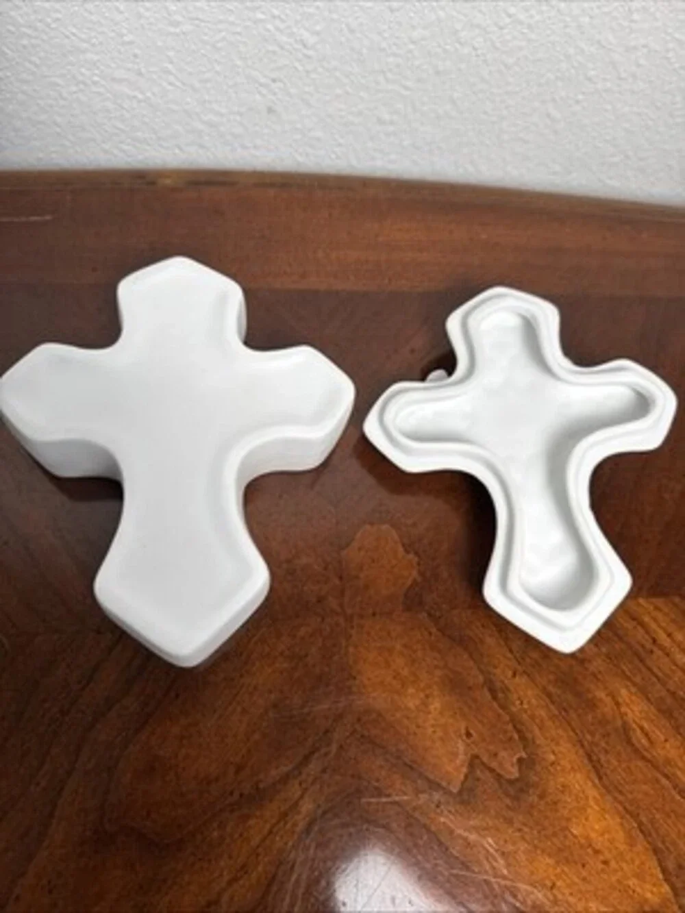 Avon Porcelain Cross Keepsake Trinket Jewelry Box 2002 New